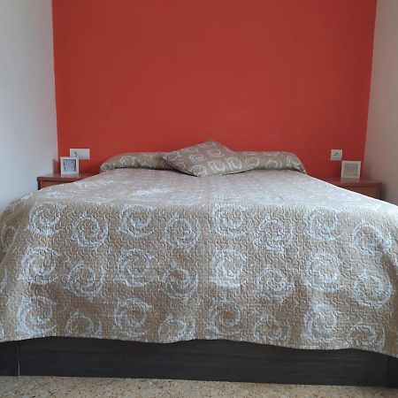 Reco 1 Apartment Салоу Екстериор снимка