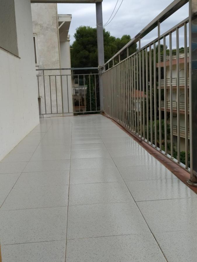 Reco 1 Apartment Салоу Екстериор снимка